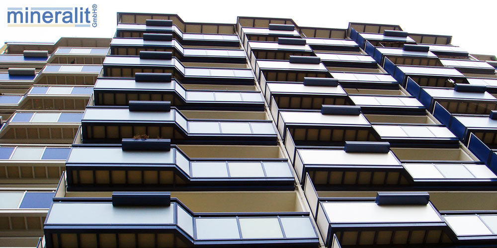 Balkone mit mineralit Plattenbelag