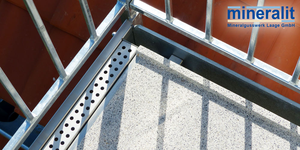 Entwässerungsinne für Balkonplatten aus Mineralit